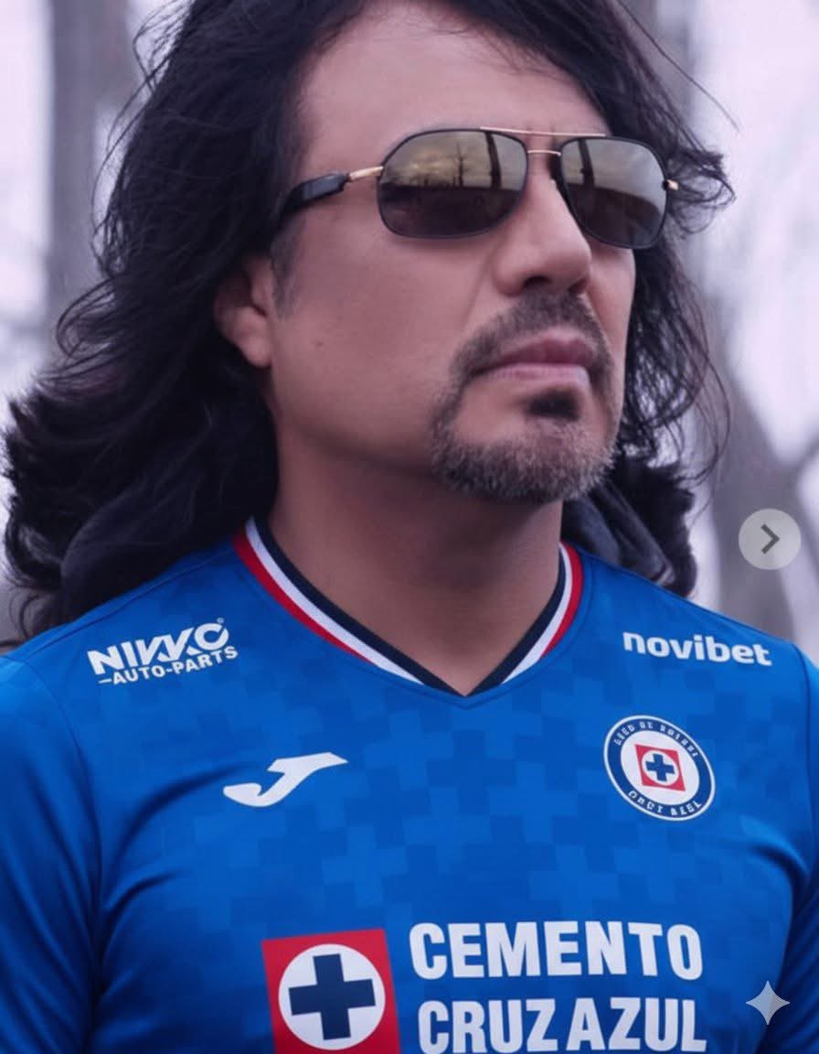 temelover's tweet photo. Desconozco quién generó esta foto pero ¡qué CHULADA! 💙

#cruzazul #aficionado #temerario @adolfoangel1 
@CruzAzul #AAA https://t.co/6ecltzLPj7