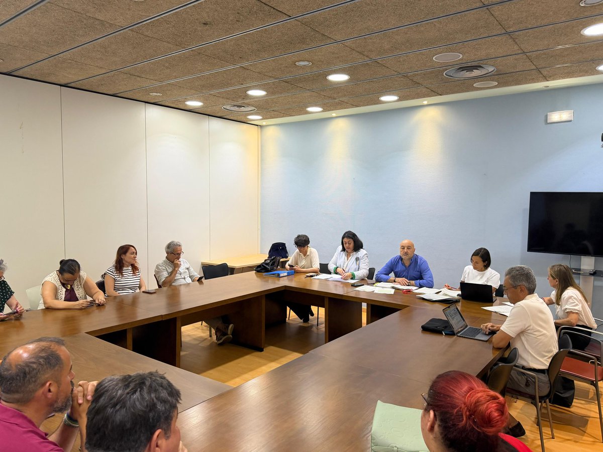 ppaytogijon's tweet photo. 🔵 La Junta Rectora de la FMSS, presidida por @guzmanpendas ha aprobado la renovación del convenio con el Albergue Covadonga (1,26 M€), la continuidad con CESPA–Proyecto Hombre (183.000 €) y ayudas energéticas (1,18 M€).
🤝 Más apoyo social para Gijón.
#ServiciosSociales https://t.co/ko8GfEHiqg