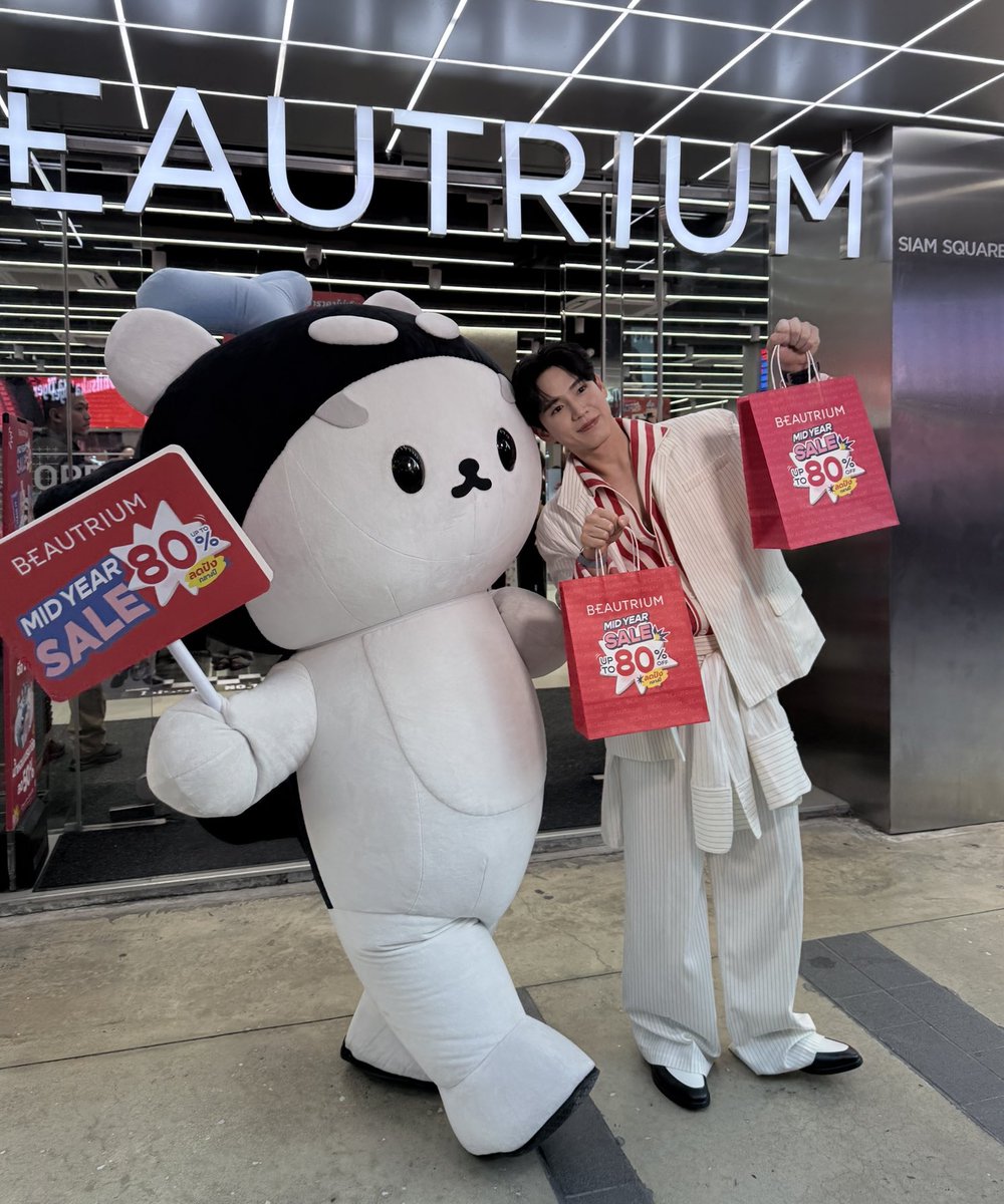 fon_srirot's tweet photo. สองพ่อลูกนักช็อปสุดหล่อ 🐻❄️🐳
#บิวเทรี่ยมxนิวโพก้าซัง
#BEAUTRIUMMidYearSale2026
#Newwiee #PEBACA https://t.co/1iy4kTRc0J