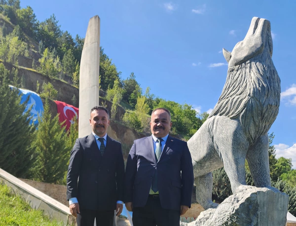 HasanNuriAkca's tweet photo. Milliyetçi Hareket Partisi Genel Başkanımız Sn. Dr Devlet BAHÇELİ beyefendinin katılımıyla Kızılcahamam'da  düzenlenen 27 Mayıs Ülkücü Şehitler anma programına katılım sağladım

Vatan uğruna. şehadet şerbetini içen Ülkücü Şehitlerimizi ve şehitlerimizi  duayla minnetle anıyorum. https://t.co/K7scmXeat5
