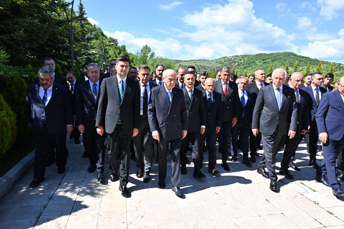 HasanNuriAkca's tweet photo. Milliyetçi Hareket Partisi Genel Başkanımız Sn. Dr Devlet BAHÇELİ beyefendinin katılımıyla Kızılcahamam'da  düzenlenen 27 Mayıs Ülkücü Şehitler anma programına katılım sağladım

Vatan uğruna. şehadet şerbetini içen Ülkücü Şehitlerimizi ve şehitlerimizi  duayla minnetle anıyorum. https://t.co/K7scmXeat5