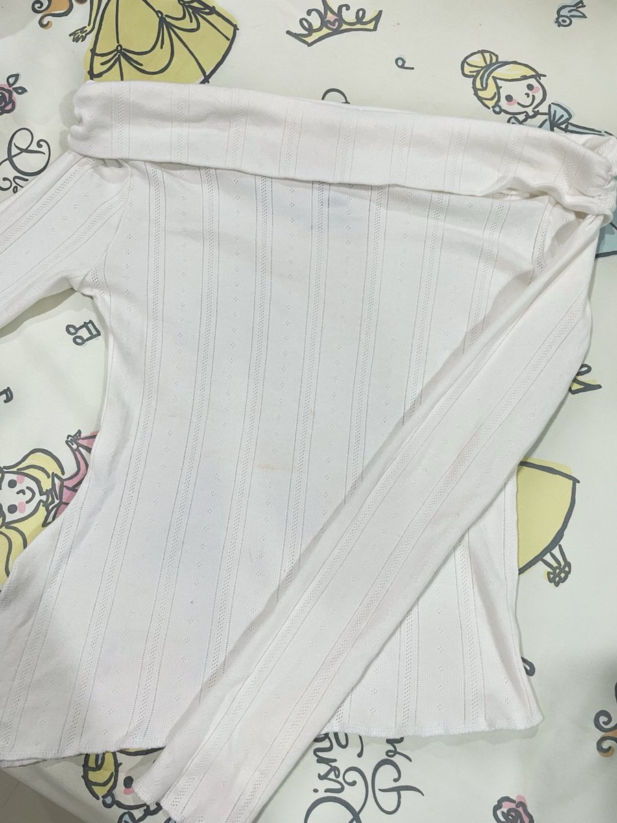 19___oyou's tweet photo. 4. เสื้อปาดไหล่ villie สีขาว 

- ตำหนิลอยเปื้อน เพิ่มเติมได้ค่ะ 

size : Freesize

🦢 45.-

#ส่งต่อvillie #ส่งต่อเสื้อผ้ามือสอง https://t.co/sbuQie5rpR