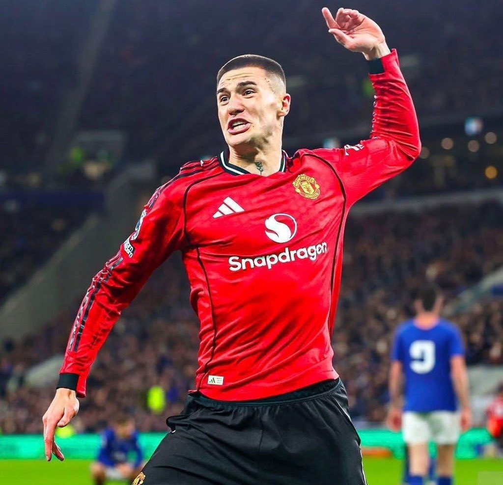 Mr Man United tweet media
