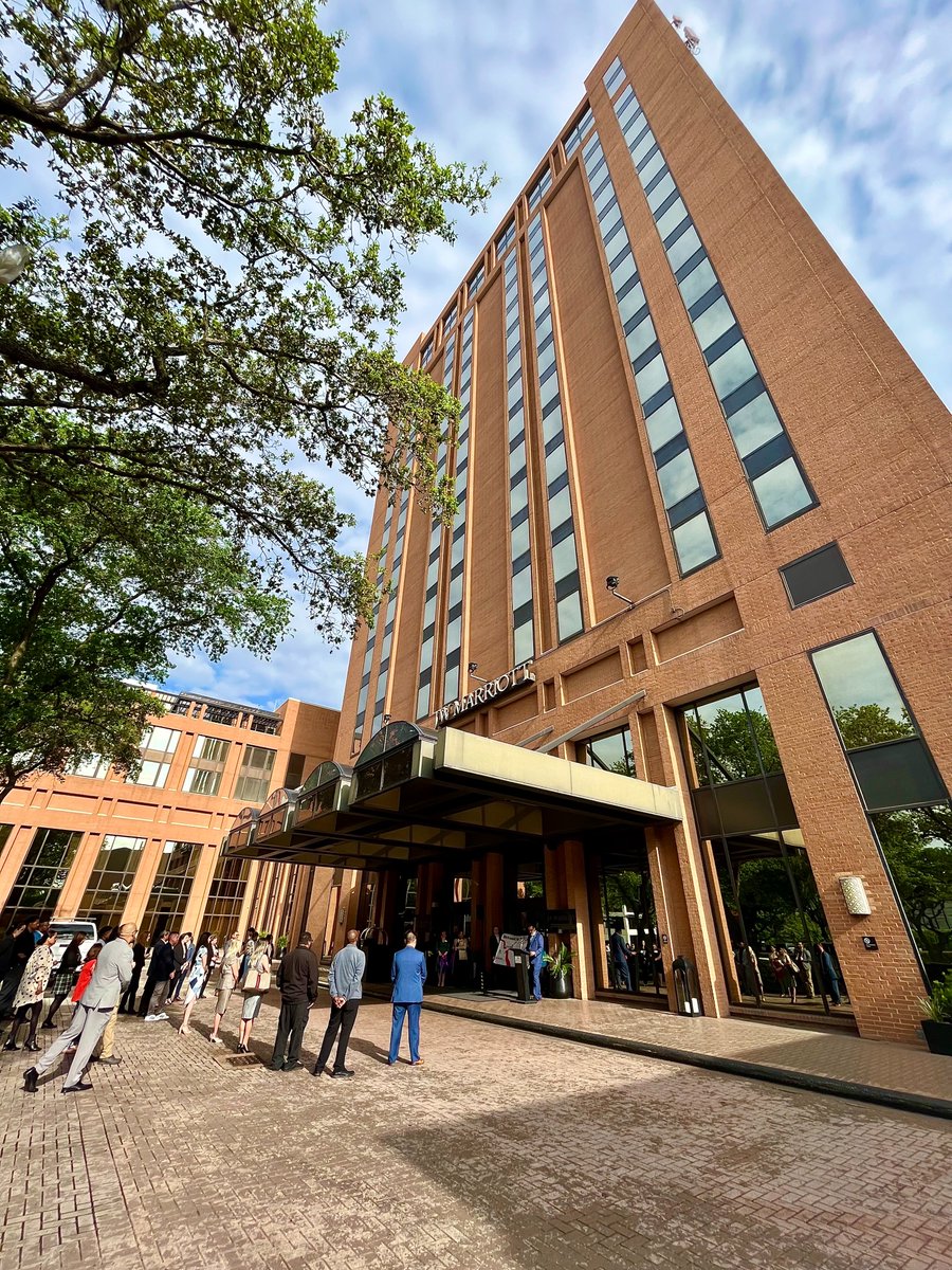 HoustonFirst's tweet photo. Houston hotels ended April up almost 4% in revenue compared to 2025.

Read more: https://t.co/uePnV50Xfk https://t.co/cghmEjhfB2
