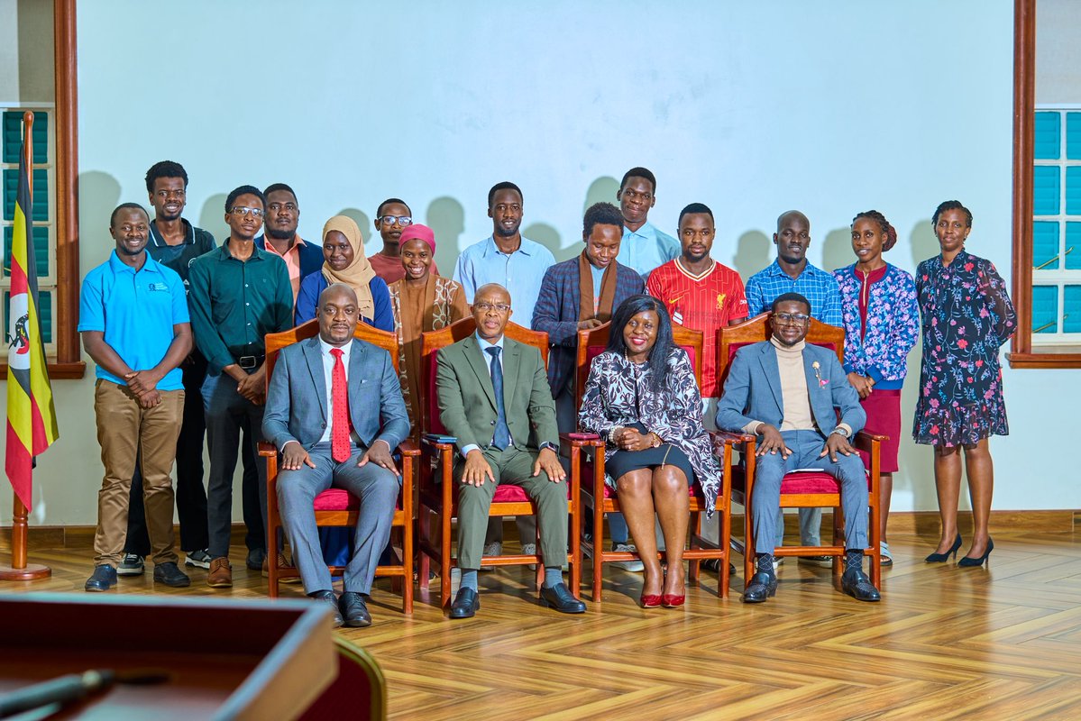 chris__ug's tweet photo. Technology has changed education by making learning more flexible, accessible, and modern. When used properly, it can improve both teaching and student performance
#edtechmonday 
@ambroseruyoka
@youngafricawks 
@MastercardFdn 
@Makerere https://t.co/fGtEaFscmL