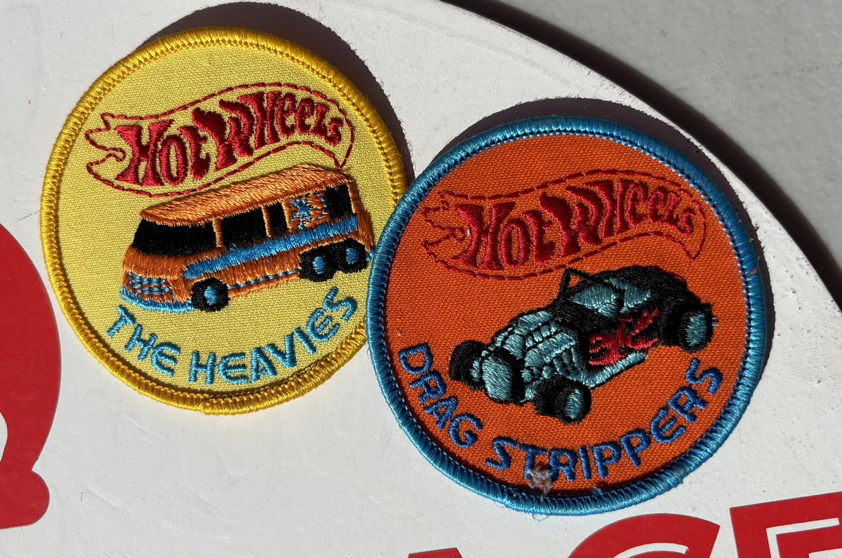 BeastMo54's tweet photo. 1970s Hot Wheels promo iron on patches! THE HEAVIES! And DRAG STRIPPERS! Mint condition! Good grab https://t.co/L5l8WfbwL9