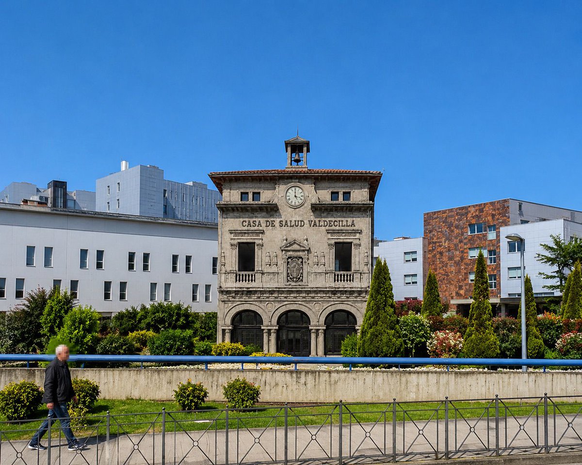 prcsantander's tweet photo. Mañana en el #PlenoSDR pediremos recuperar la antigua portalada de la Casa de la Salud #Valdecilla. 

#Santander debe dejar de destruir su patrimonio y empezar a recuperarlo 💪 

Proponemos colocarla en algún punto en el entorno de #Valdecilla 

#PRCSantander #Diseloapiña https://t.co/POyHYXtQao