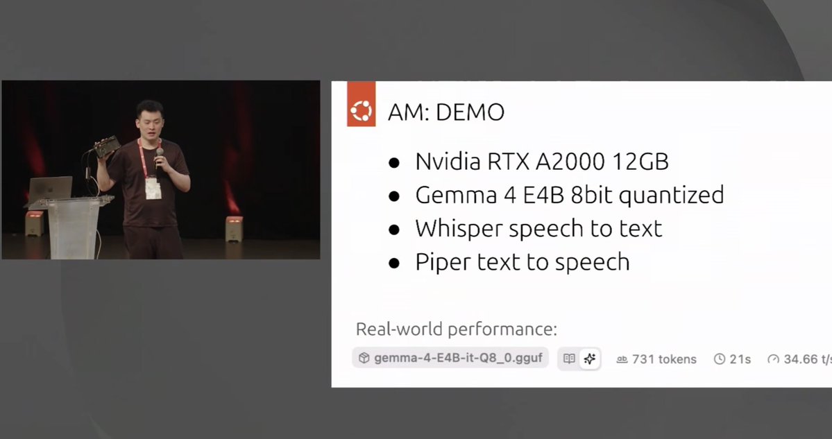 Mrbitee's tweet photo. AM Computers, what a great Innovation. 
#UbuntuSummit https://t.co/8JWf5uOEDl
