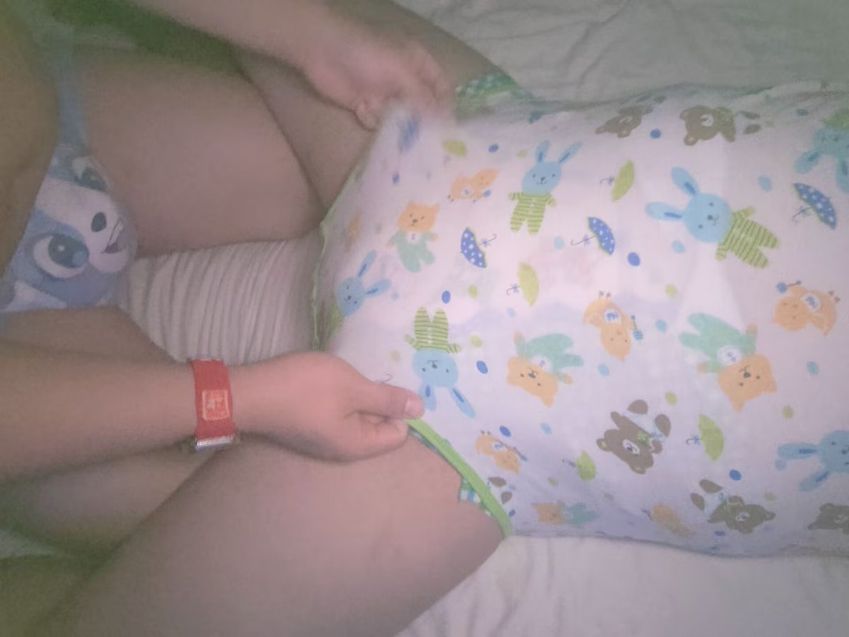 diaperMF's tweet photo. 好久没有被人包包了，很安心的感觉 https://t.co/Yc0H9guERY