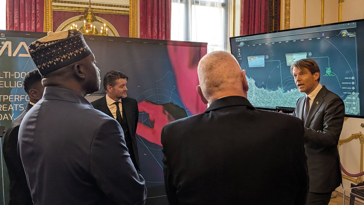 The Observer tweet media