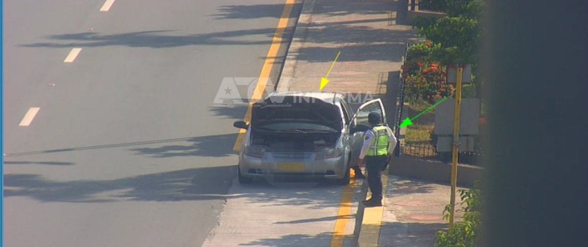 ATVInforma's tweet photo. #ATVInforma | Se visualiza un vehículo con desperfecto mecánico en el km 0.5 de la Av. Samborondón, sentido Aurora-La Puntilla. 

Agente de la @CTEcuador se encuentra en el punto brindando asistencia técnica. https://t.co/OeHE2jChkV