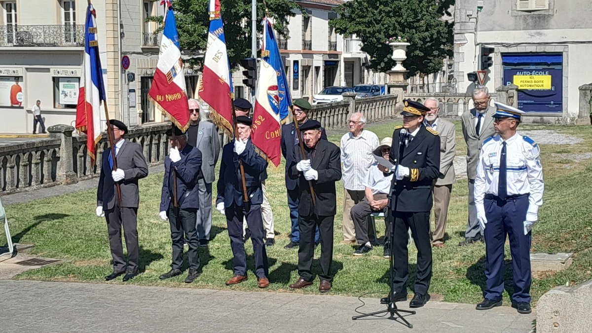 Prefet87's tweet photo. #DevoirDeMémoire | 🇫🇷 À l’occasion de la journée nationale de la #Résistance, Romain Lortholary, sous-préfet de #Bellac, a présidé une cérémonie de recueillement à Bellac.
🤝 Ce moment de mémoire a permis rappeler l’importance de l’engagement collectif au service de la liberté et de la République.
🕊️ Préserver et transmettre cet héritage reste essentiel pour faire vivre l’esprit de la Résistance.