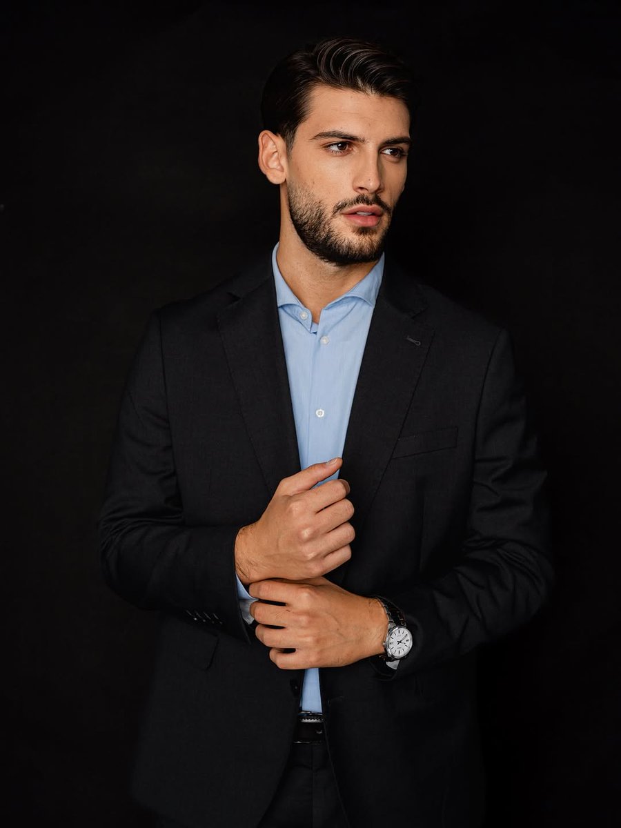 ciro_solimeno's tweet photo. L'eleganza è senza tempo. ✨

📸ph: https://t.co/H8h1q0HjuL