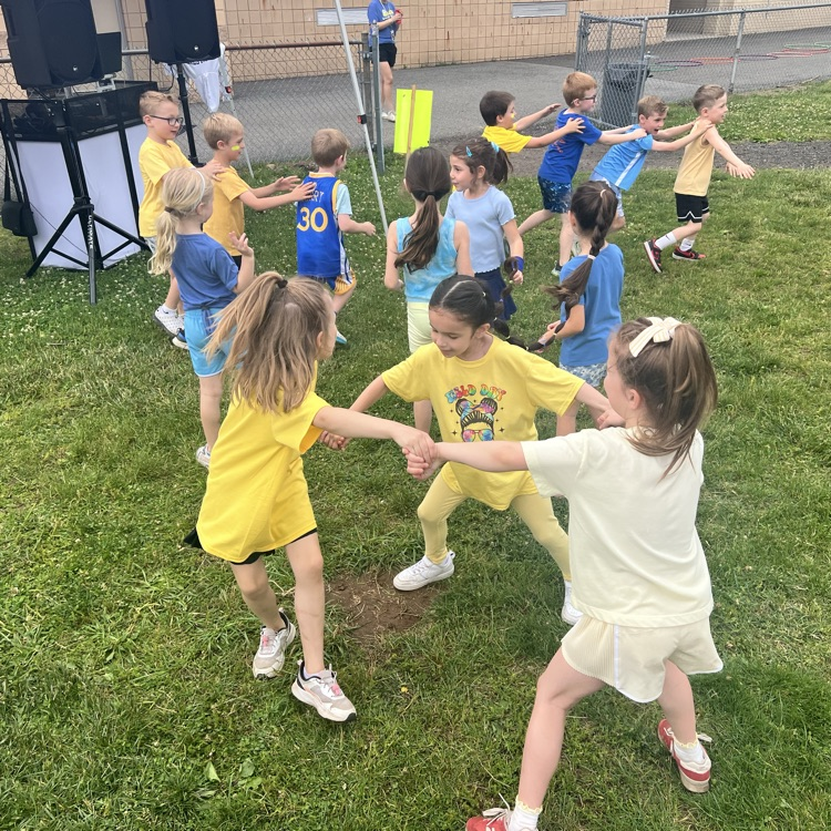 WPSWashington's tweet photo. KRO dance party with the DJ https://t.co/ZN0JYuoD2r