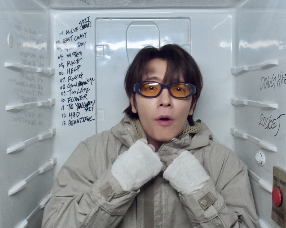 keepedhd's tweet photo. 살면서 로켓같은 뮤비 한번 더 볼 수 있을까 https://t.co/249KxfM4uW