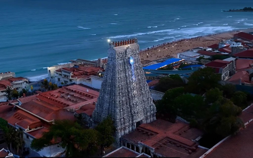 DDTamilNews's tweet photo. வைகாசி விசாக திருவிழாவை முன்னிட்டு திருச்செந்தூர் சுப்பிரமணிய சுவாமி கோவிலில் நாளை முதல் நான்கு நாட்களுக்கு 100 ரூபாய் கட்டணம் தரிசனம் ரத்து
#Thiruchendur #FreeDarshan https://t.co/2Mg0EUYMbF
