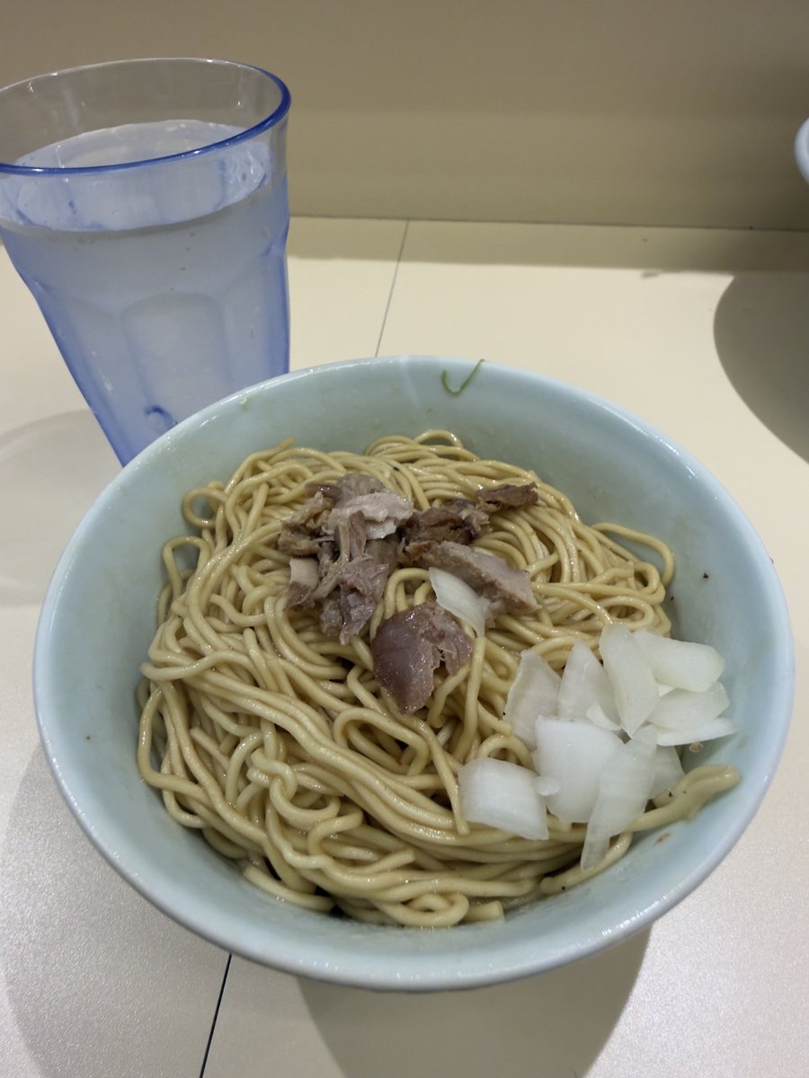 ナマ、日野、りんたろうとつねきちお好きな呼び方で大丈夫です🦥 tweet media
