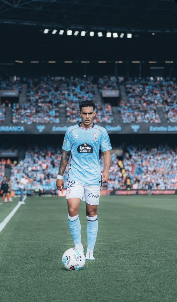 ElAztecaFantasy's tweet photo. 🕵️‍♂️🩵Hugo Sotelo podría salir del @RCCelta este verano para aliviar pasta en Vigo.
💭Aún se busca cuál sería la mejor opción, si una cesión con posterior venta con revalorización o directamente una venta. 
💰Existe una oferta de un club holandés de cesión con opción de compra https://t.co/r76D9Ntqfe