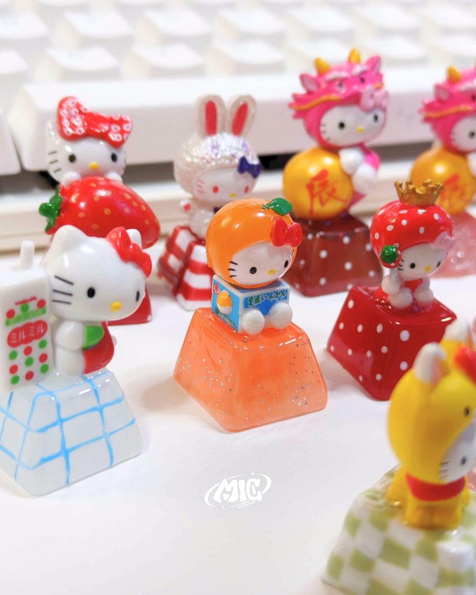 Oidadadaa's tweet photo. •Kitty Keycap• คีย์แคปแมวซานริโอ้♡
 *⁠.⁠✧ตัวฐานเป็นงานเพ้นท์มือนะคร้าบʕ⁠っ⁠•⁠ᴥ⁠•⁠ʔ⁠っ

 ᩚᩚᩚᩚᩚ.ᐟ มีถึง 15 แบบให้เลือก ส่วนใหญ่มีแค่ชิ้นเดียวแบบเดียวนะคะ หมดแล้วหมดเลย!🥺

Price: 169 Baht-. 
Shipping: 38-. 

#sanriokeycaps #artisankeycaps #ตลาดนัดsanrio https://t.co/Uo9ADEe4VU