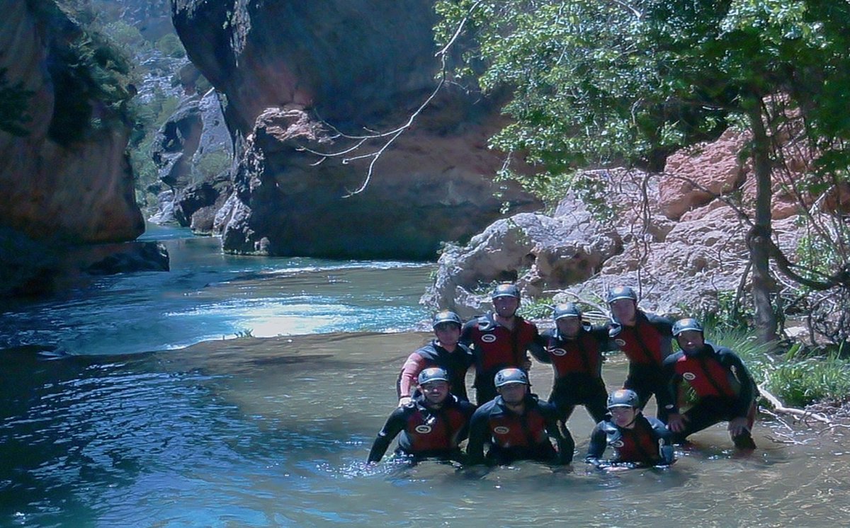 SalesGuada's tweet photo. 🧗‍♂️ AVENTURA, NATURALEZA Y MUCHA EMOCIÓN EN EL VENTANO DEL DIABLO
☀️El pasado 21 de mayo, el alumnado y profesorado de TEGU (TECO) disfrutó de una jornada de barranquismo en el espectacular entorno del Ventano del Diablo, en Cuenca. https://t.co/hJYd6VcCid