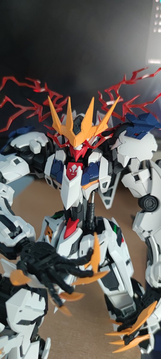DonPinpon_'s tweet photo. Barbatos lupus rex despertando https://t.co/izX327mIUT