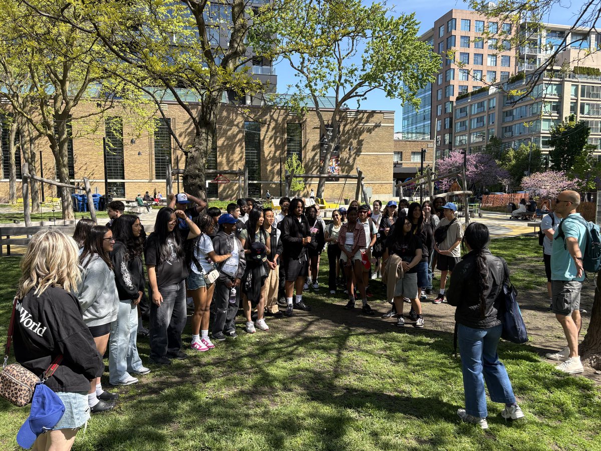 GVanierDPCDSB's tweet photo. Highlights from our Intermediate extended day trip to Toronto! Our #VanierVikings represented our school with pride and kindness! #greatthings https://t.co/vZLE9W8JF7