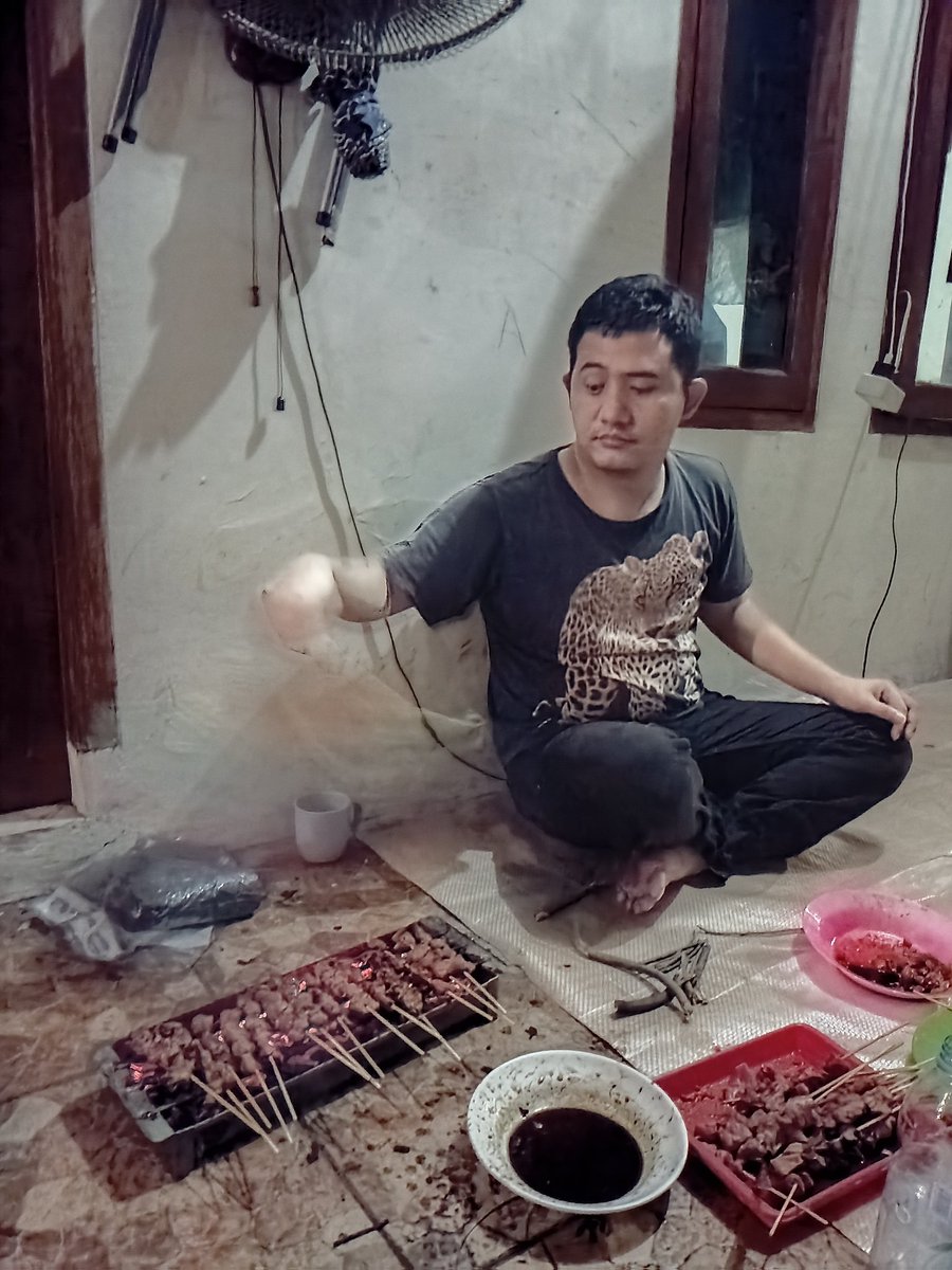DongaJera24959's tweet photo. Bakar sate dulu Guys #moments #عيد_الأضحى #spicyyummy https://t.co/t83C1u4jjy