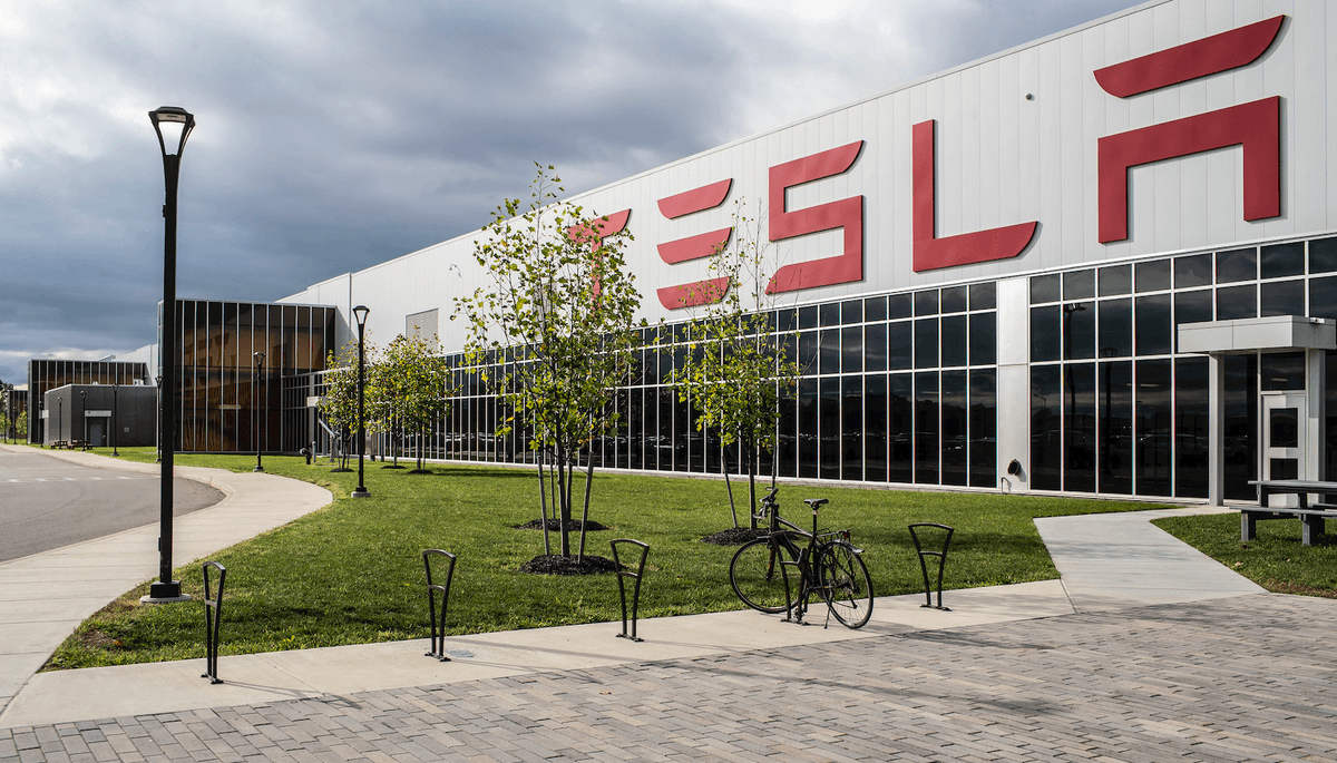 exec_sum's tweet photo. Elon Musk is reportedly considering a merger of SpaceX and Tesla $TSLA following SpaceX's IPO

A merger could create a single $3.5 trillion enterprise https://t.co/YmwTsT0BKG
