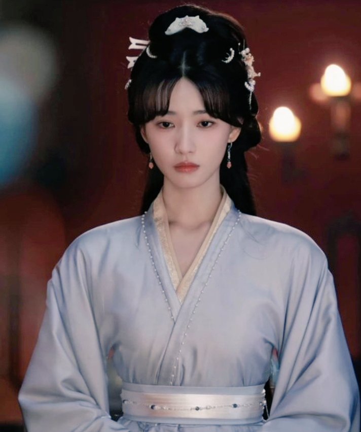 joyandvictoriaT's tweet photo. Enemies to lovers? Rebirth? The ultimate power play? 🍷
​If you loved the novel by Bu Ding Liu Li, then #RedeemHim is officially your new obsession. 🍉
#DengKai + #FangJin = The dangerous pairing we didn't know we needed.
General x Reborn FL is the trope that keeps on giving.
​What are your expectations for this team-up? Drop your theories below! 👇
​#RedeemHim #DengKai #FangJin #CDramaLovers #CostumeDrama