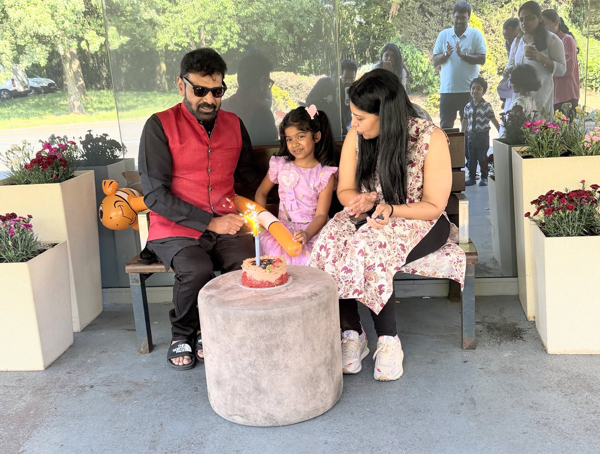 drksatya's tweet photo. Happy Birthday @AryahiSmaya https://t.co/VVNcZUc6eU