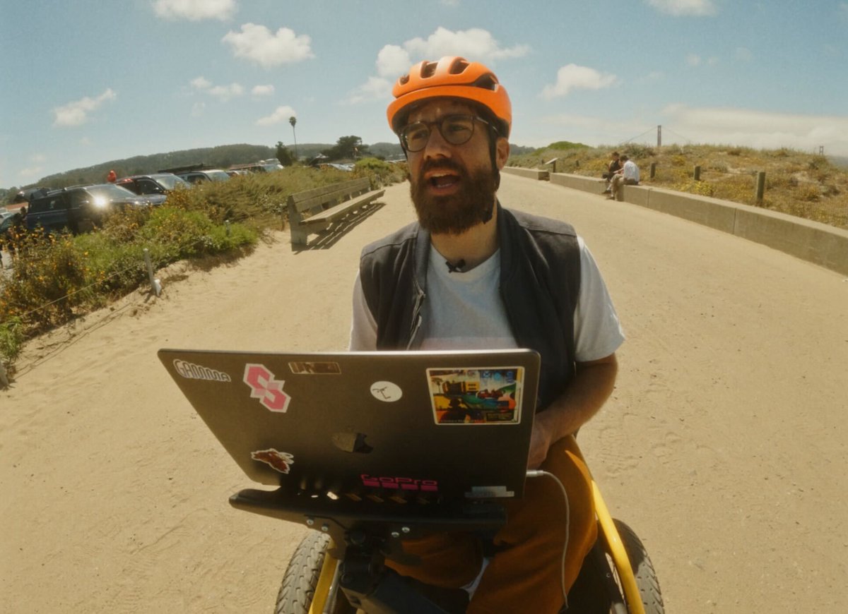 willyhopps's tweet photo. If you burn enough tokens in our motion graphics editor @osmo_studio we will give you a ride on the back of our bike to talk about it -- thx @aronkor from @gumloop being our guinea pig<3

Stories That Move Ep. 1 coming sooooon https://t.co/VN84FCGtOn