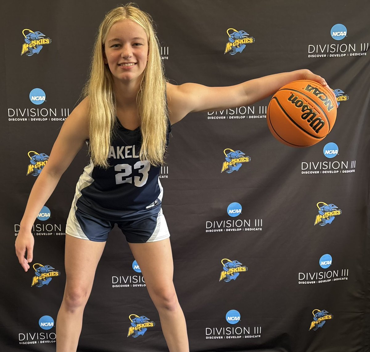 annaneyens27's tweet photo. After an amazing visit at @MuskiesWBB I am excited to say that I have received an official offer! Thank you for believing in me! https://t.co/9ZXLcS4Gz2