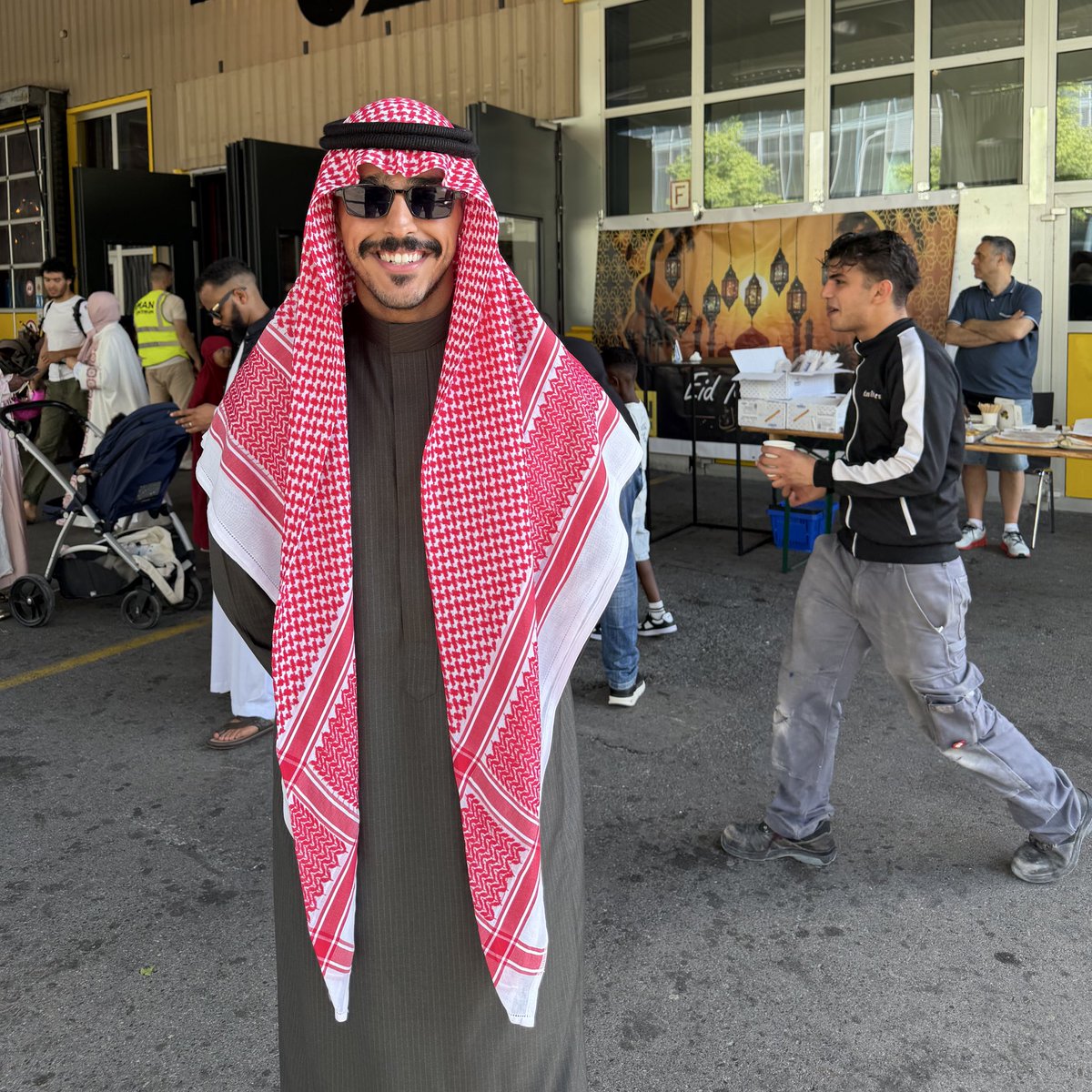 pt_kld's tweet photo. من زيورخ سويسرا 🇨🇭

كل عام وأنتم بخير وتقبل الله طاعتكم 🐑✨
#عيد_الاضحى https://t.co/Gej0CBuuIj