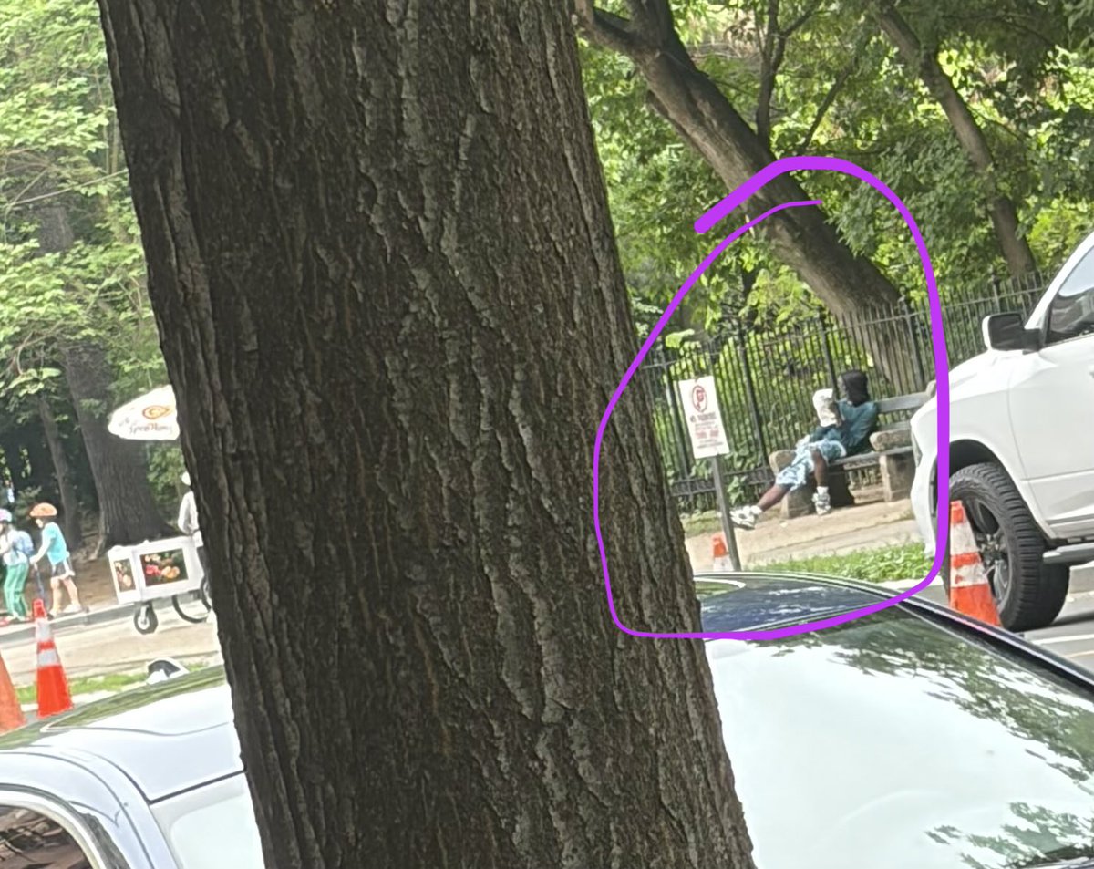 RealLilRoy's tweet photo. PSA🚨🚨🚨

Anyone Near Prospect Park Brooklyn New York Area Watch Diss Guy Is Beatin Off Near A Park Wit Many Kids Around 

Report! &amp; Call Help! @NYPDnews https://t.co/yTKO3u0i73