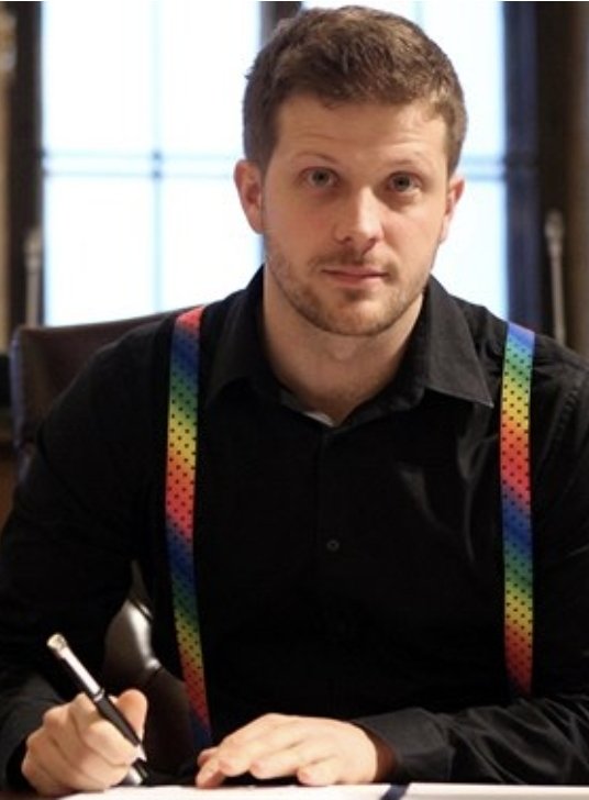 eursulin's tweet photo. víte kdo jsou ti podle @CT24zive experti, co odešli z jednání z Babišem? 🤔😮 pirátská "expertka" na užívání drog Michailidu a "expert" na neobvyklé sexuální praktiky "I want more" Hollan 😉😮😲 https://t.co/DZdx9AZVIu
