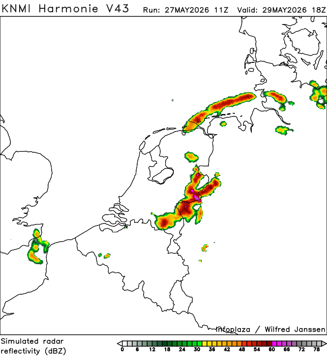 StormchaserNL's tweet photo. ⛈️ Vrijdagavond en zaterdag staat lokaal zwaar #onweer op het programma! Vooral in het zuiden en oosten van Nederland en boven België zijn in 36 uur meerdere 'golven' met buien mogelijk.
 
Ik heb hier een uitgebreide verwachting opgesteld voor beide dagen: https://t.co/tXhEB4Lpv9 https://t.co/ih2NB6SYyS