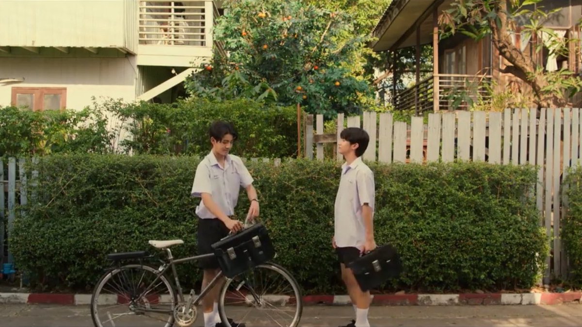 almondbf's tweet photo. they are so first love coded https://t.co/QGlPAT0iEm