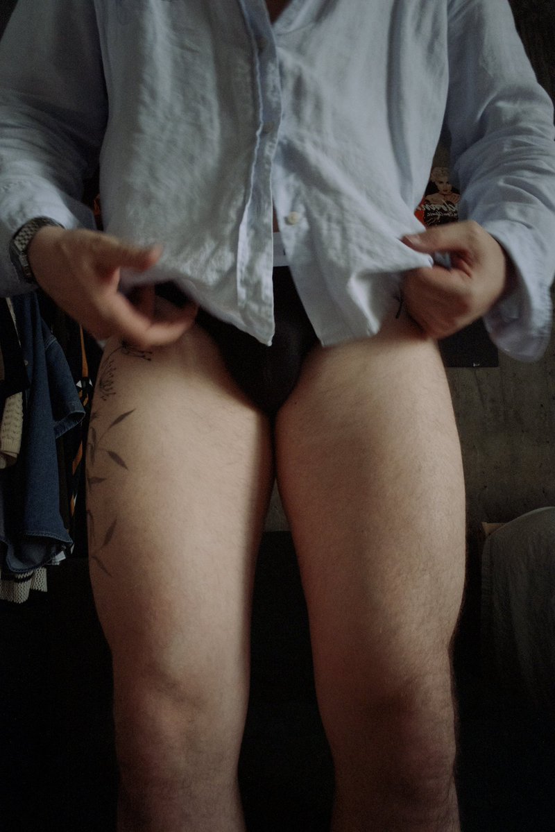 dear35mm's tweet photo. Remember to put on your underwear or don’t 😏

#underwear #gay #bulge https://t.co/WKdHSlbFTT