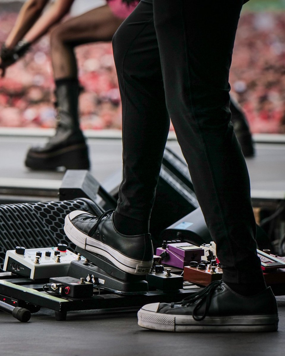 EventideAudio's tweet photo. Built for long nights, loud stages, and back-to-back tours. Ben Phillips rockin’ the H9 &amp; H90 on stage with The Pretty Reckless as they gear up for another massive year on the road. New album, world tours, and another summer sharing stages with the one and only AC/DC. ⚡️🎸 https://t.co/uTcWWjDSzF
