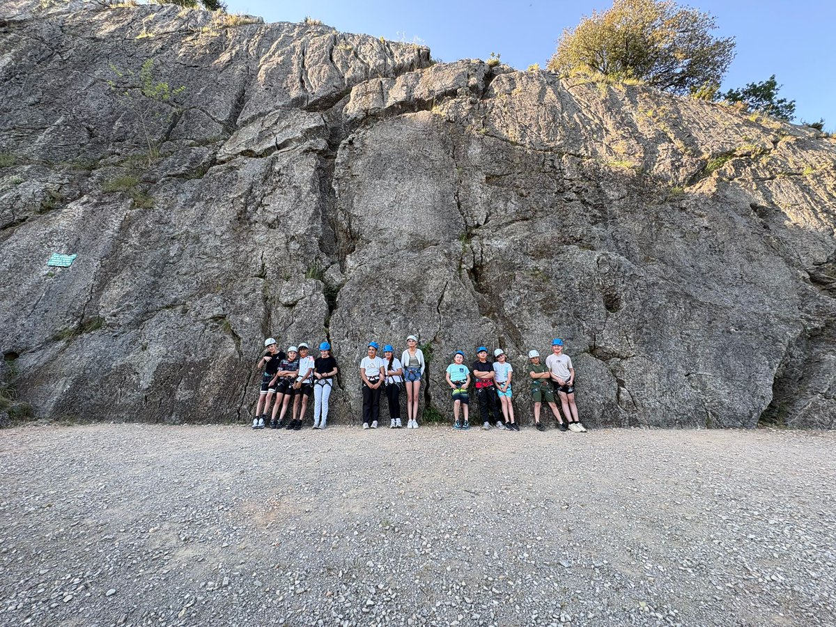 stjo30's tweet photo. Sortie au Pont d’Auzon pour les élèves de l’AS escalade ce matin 🧗 https://t.co/uAcfM8C6R1