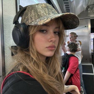 fenwyna's tweet photo. #onthebus https://t.co/OXgUAgMxiw