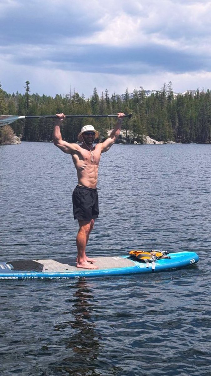 MikeHockeyJock's tweet photo. Time for white boy summer 💪🏻 https://t.co/ZnpPoXTs5k