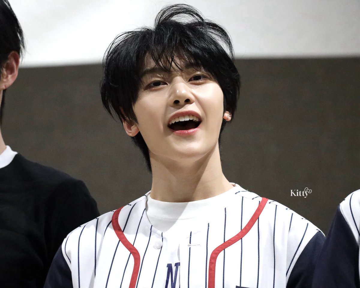 leaping4gyu's tweet photo. Happy birthday to this sunshine cutie!
Matthew you're so adored 🩵

THE ACE MATTHEW DAY
#TOP25withTTHEW
#매튜의시간이왔튜
#HappyMatthewDay https://t.co/r8T3v9bIUW