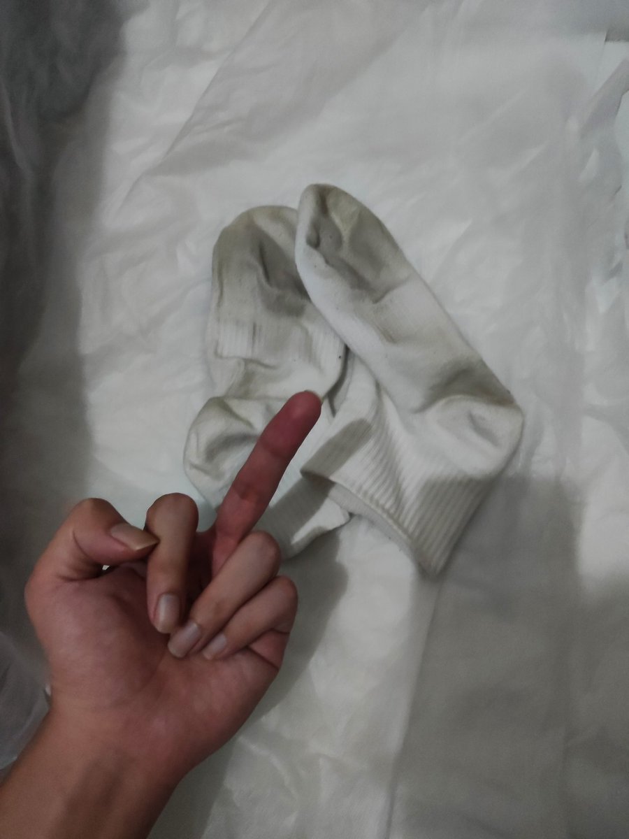 RedSdom08's tweet photo. 连穿��天，想到你们这些傻逼拿着吸的样子就觉得又贱又好笑🤣
#白袜 #傻逼男同 #直男s #直男崇拜 #ATM奴 #报销奴 https://t.co/QmpXP1vwuB