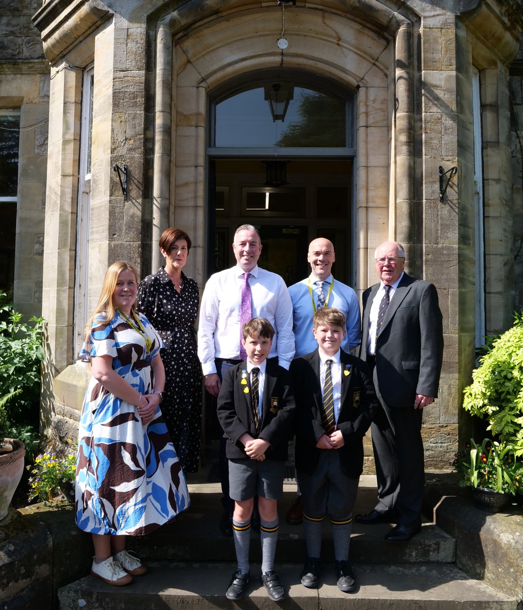 Education_NI's tweet photo. Education Minister Paul Givan visited @InchmarloPrep  today, meeting Principal Peter Moreland, Chairperson of the Management Committee BJ Cheevers, Chairman of the RBAI Board of Governors Michael Howard, staff and pupils.

The Minister toured the school, visiting a forest school lesson and listened to a wonderful performance by the choir.