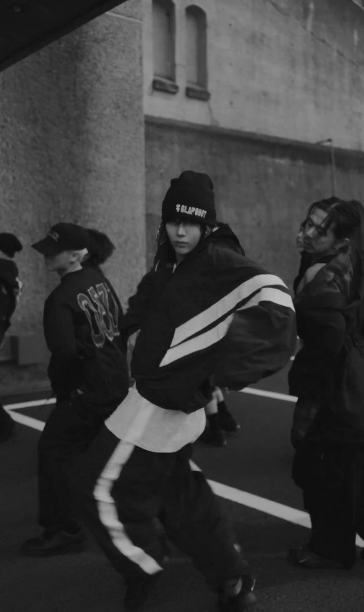 래쳐 tweet media