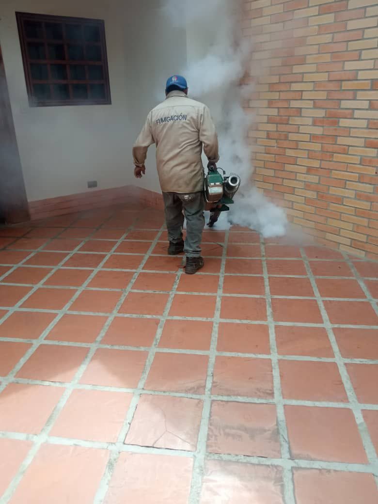 ElHatillo's tweet photo. Plan de Fumigación para El Hatillo 💨

Seguimos llegando a nuevas zonas del Municipio 📍✅

¡Vamos por más!👏🏻

#AlcaldiaelHatillo #FernandoMelena #Vamospormas https://t.co/v129L1Zq5J