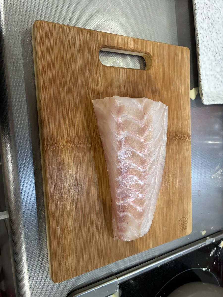 arukapucci's tweet photo. 最高の夜ご飯
釣ったクエ、カンパチをもらった！
美味すぎ！！ https://t.co/LxOwFvcOi7