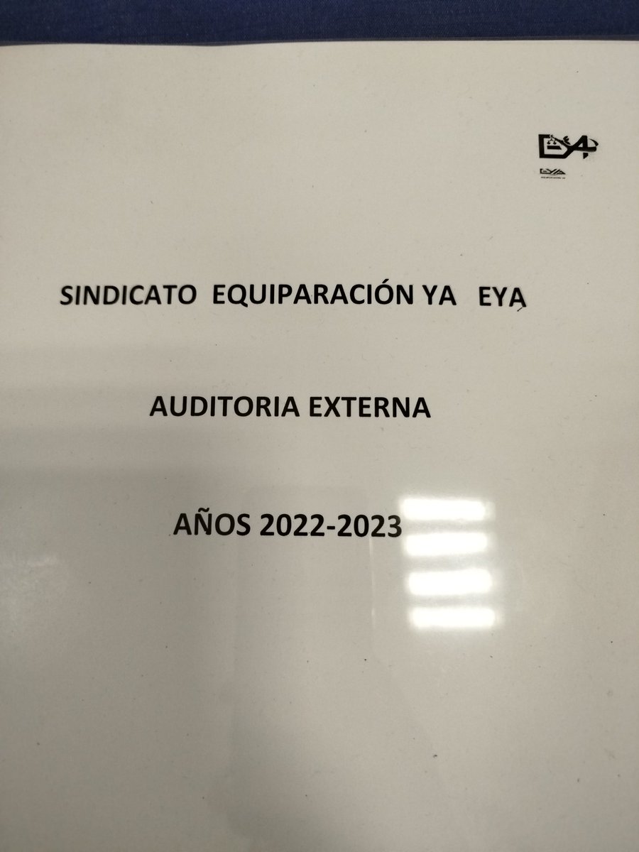 Jandrolion's tweet photo. Hoy he estado presente en la primera Asamblea General del sindicato @EYAPolicia y me han llamado la atención varias cosas.
La primera es que se ha hecho Online y el voto se podía hacer presencial o telemáticamente. Ha sido renovada con un 100% de votos a favor y 0% en contra la misma Dirección anterior de EYA con @NatanEspinosa2 al frente y su equipo... Por algo será, ¿verdad?

¿Sabéis cuánto dinero ha costado el local para hacer la reunión?... 0€... Un e-mail solicitándole a la DGP que nos dejara una sala. Para que comparéis con otros sindicatos que lo hacen en hoteles y dejándose 20.000€ de alquileres en un sólo día.

Segundo... Se han presentado todas las cuentas del sindicato desde los inicios del 2022 para que fueran consultados, y publicados con transparencia en la web, además de una AUDITORÍA EXTERNA FIRMADA Y PUBLICADA de los años 2022-2023, y este mes será publicada la auditoría externa d elos años 2024-2025 con total transparencia y con el auditor firmante. ¿CREÉIS QUE SINDICATOS COMO JUPOL TOMARÁN NOTA DE ESTO Y APRENDERÁN COMO SE HACE?

Un sindicato de Policía Nacional @policia que ha cumplido con todo lo prometido siempre. No tiene liberados a tiempo completo. Sólo lucha por la Equiparación Salarial como objetivo principal. Se encuentra en Conflicto Colectivo con carácter permanente desde que ha entrado al Consejo de Policía en el 2023, y solicitándolo desde que se formó... 

Compañeros... Solo se pide un esfuerzo... Escuchad su mensaje porque tiene que calar en todos nosotros.

Estamos en un momento importantísimo... O espabilamos, o despediros de la Equiparación Salarial.

Gracias equipo EYA.