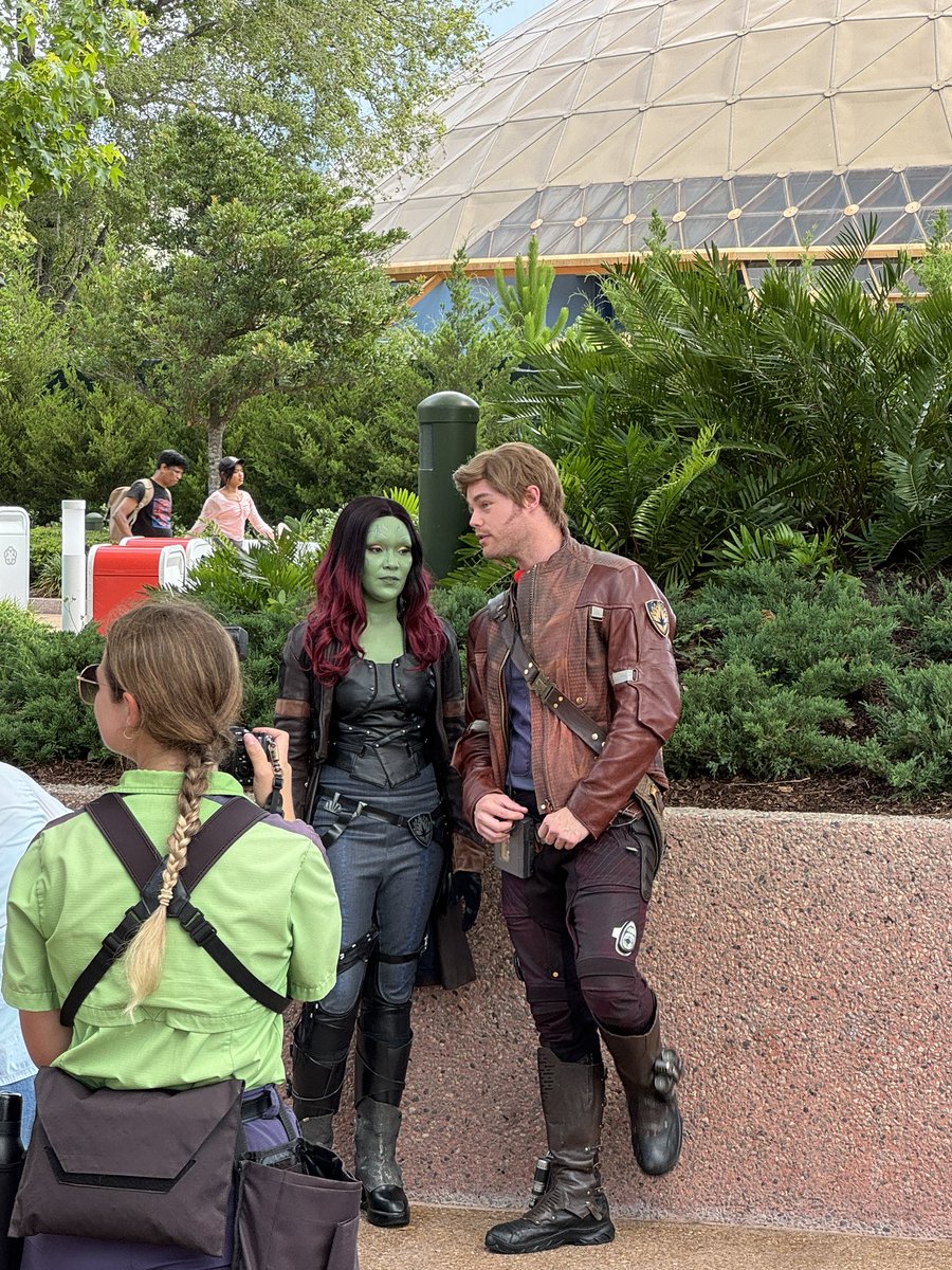 JaredTalbot_'s tweet photo. 🚨Gamora is here today greeting guests at EPCOT in Honor of the 4th anniversary of Guardians of the Galaxy: Cosmic Rewind! 

She has joined Starlord at select times today outside the attraction!🙌

@ScottGustin @DrewDisneyDude https://t.co/032xOwJsk8